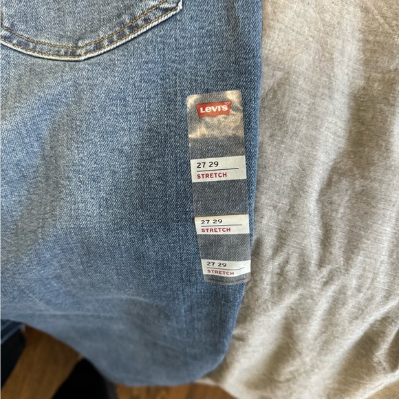 NWT Levi’s High-Waisted Mom Jean Medium Wash - Picture 4 of 5